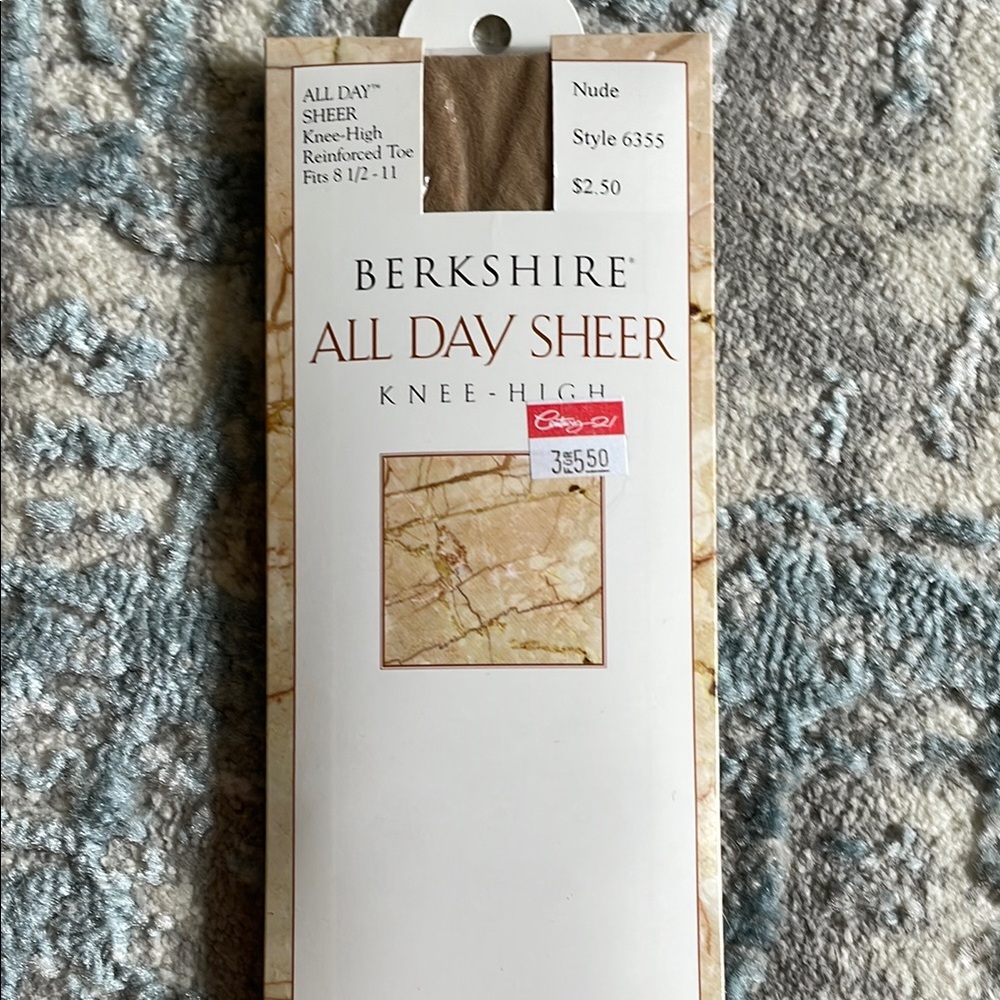 Vintage Berkshire All Day Sheer Knee-Highs in Nude Beige